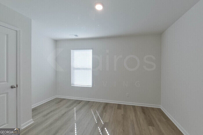 112 Overstreet Way Property Photo 9