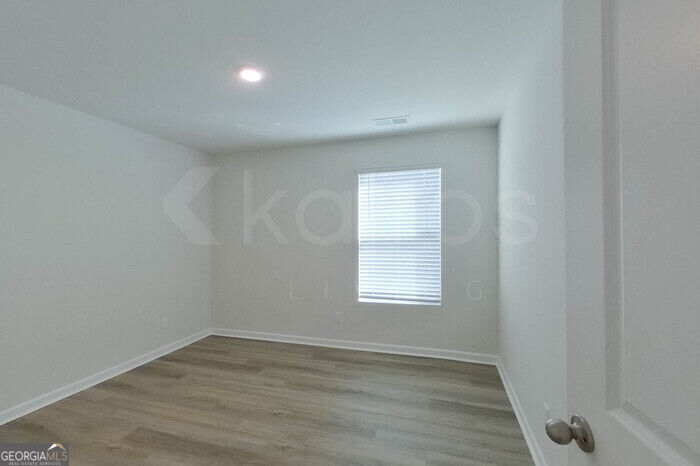112 Overstreet Way Property Photo 12