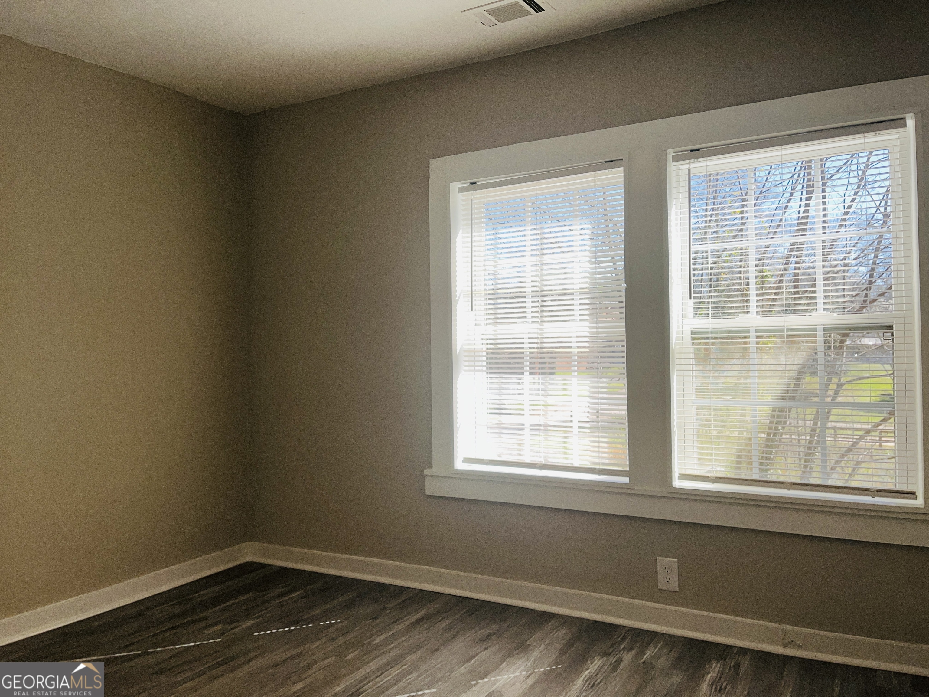 1318 Forrest Avenue Property Photo 17