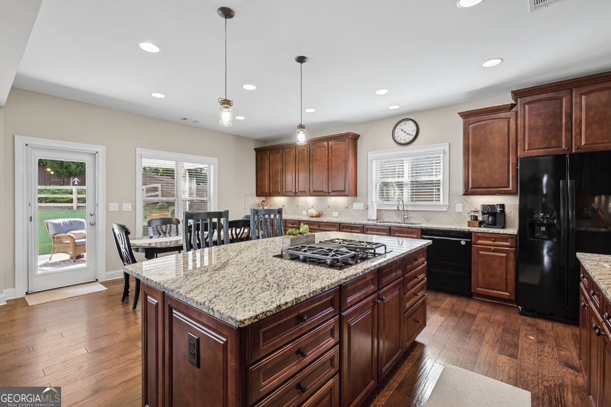 1432 Willis Lake Drive Nw Property Photo 32