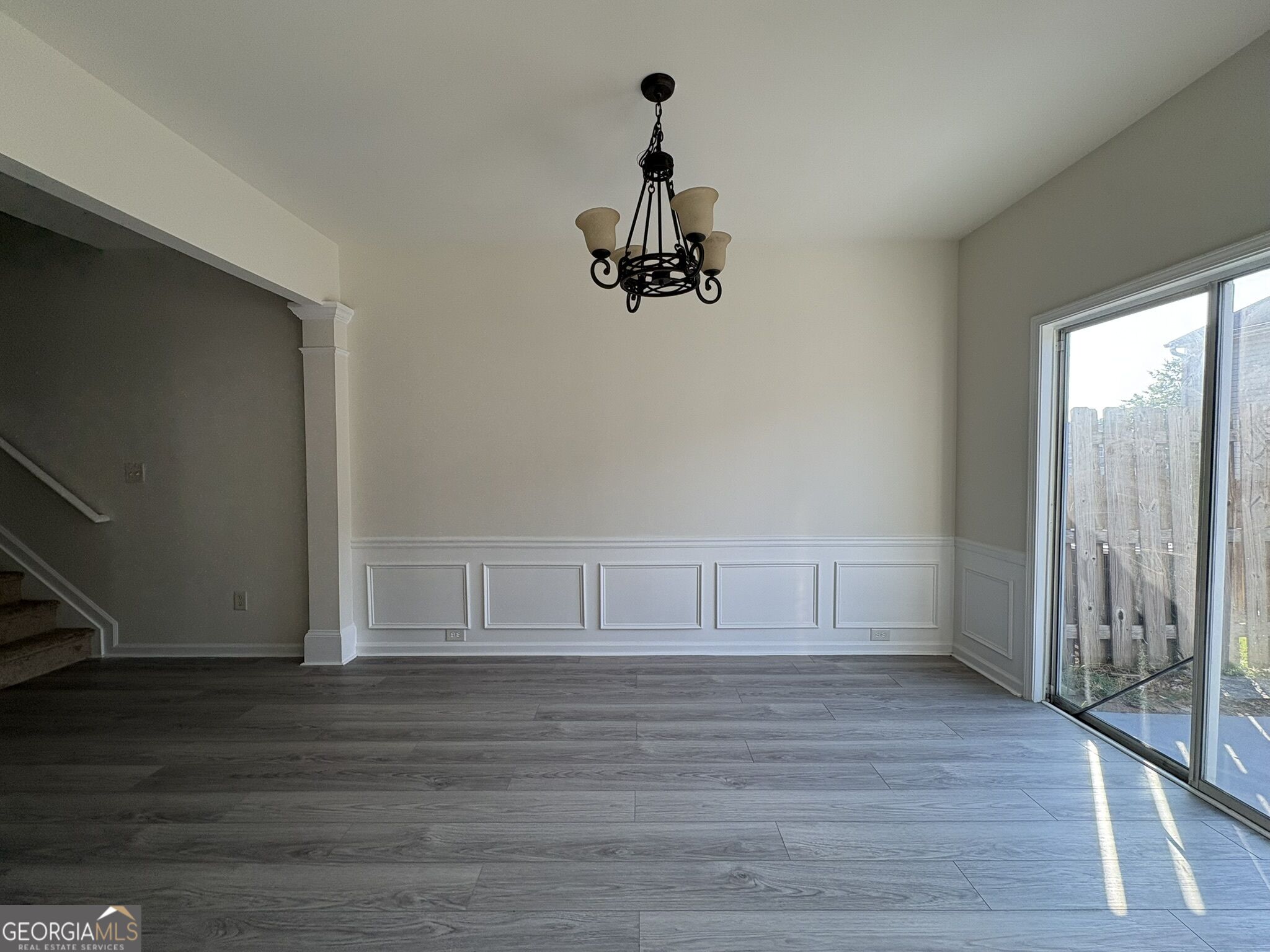 2193 Executive Drive Property Photo 5