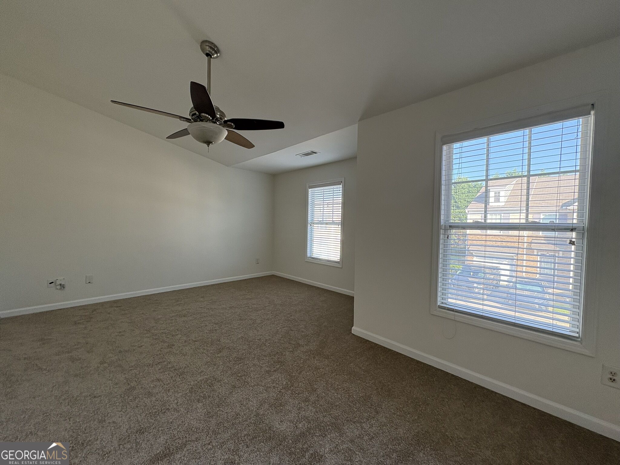 2193 Executive Drive Property Photo 7