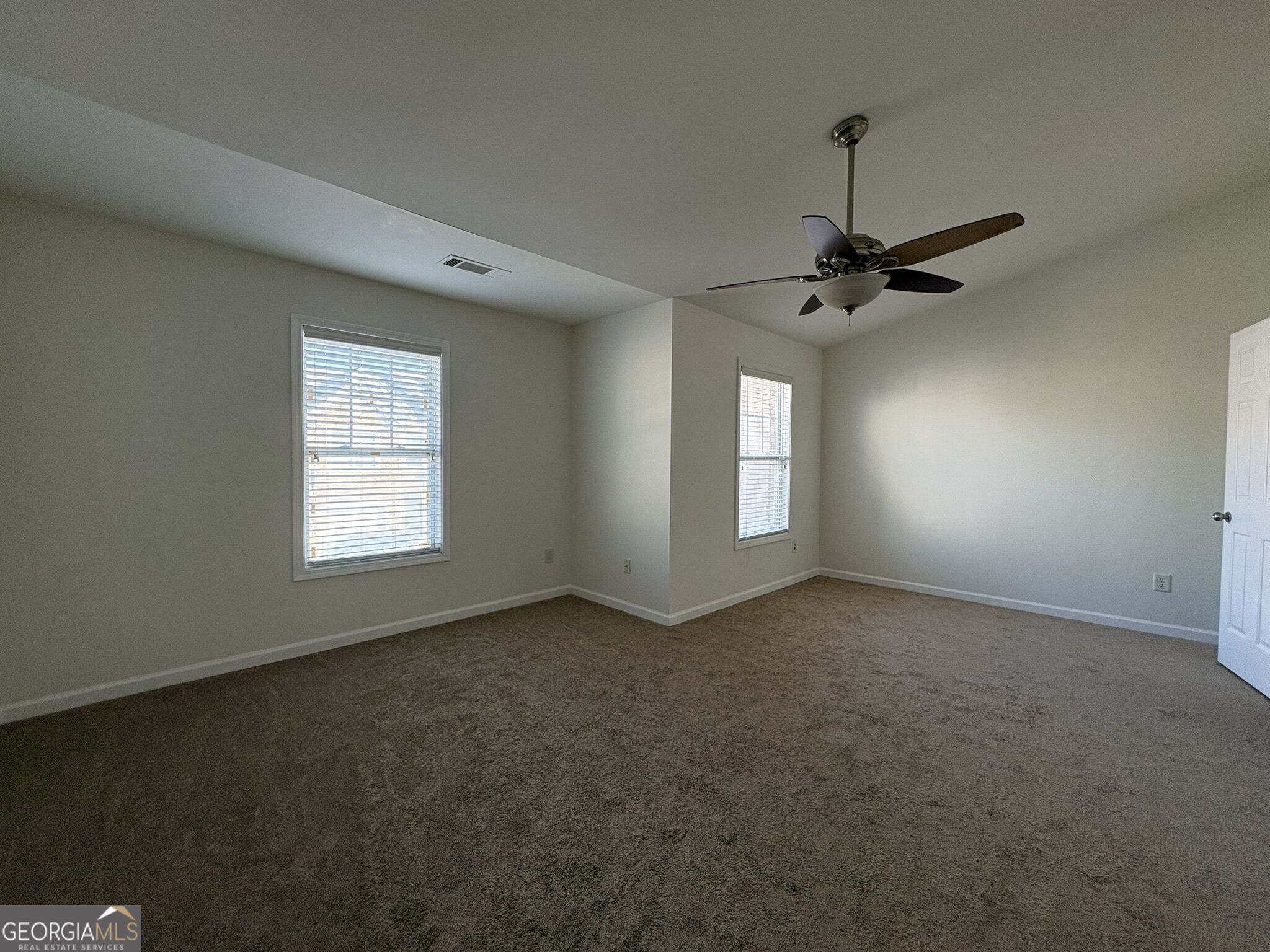 2193 Executive Drive Property Photo 8