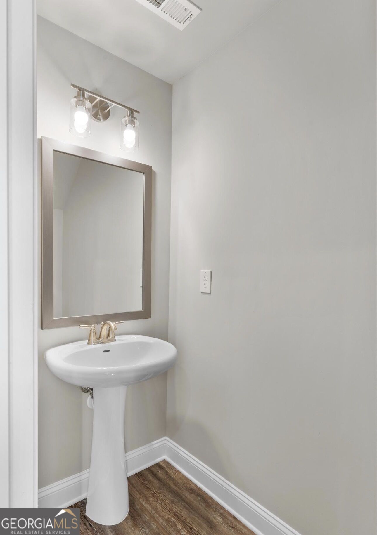 175 Pine St Property Photo 14