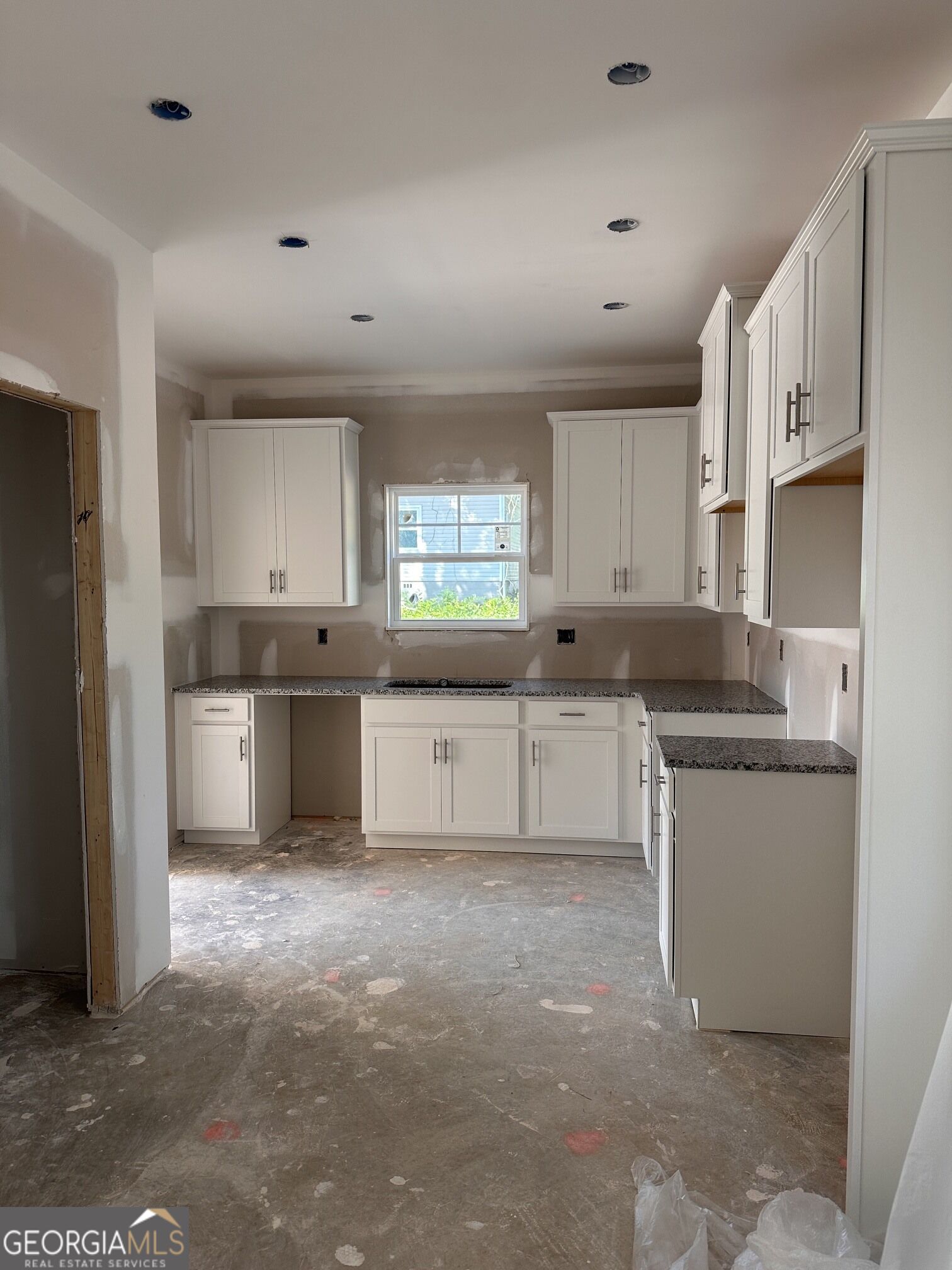 175 Pine Street Property Photo 26