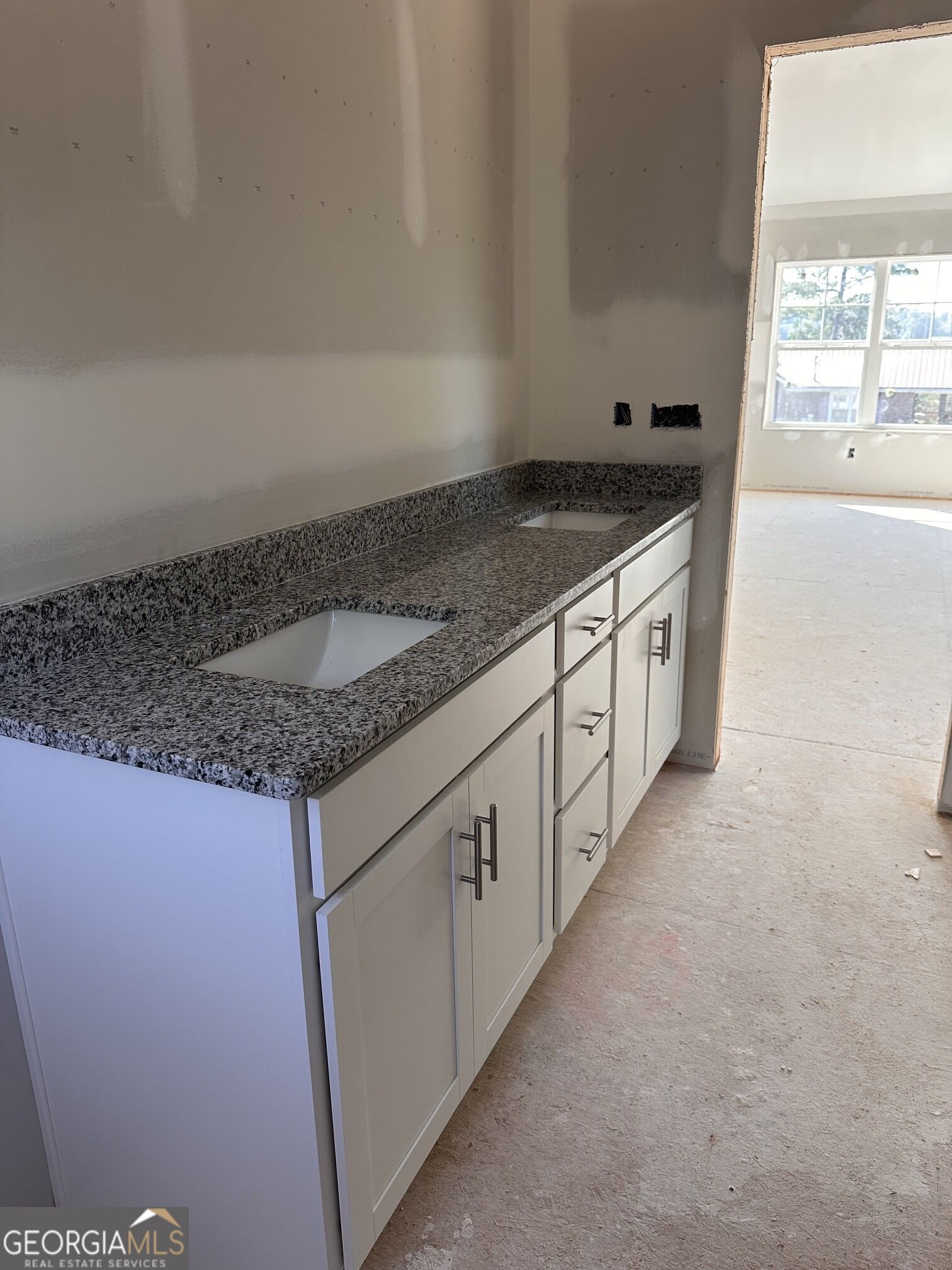 175 Pine Street Property Photo 28