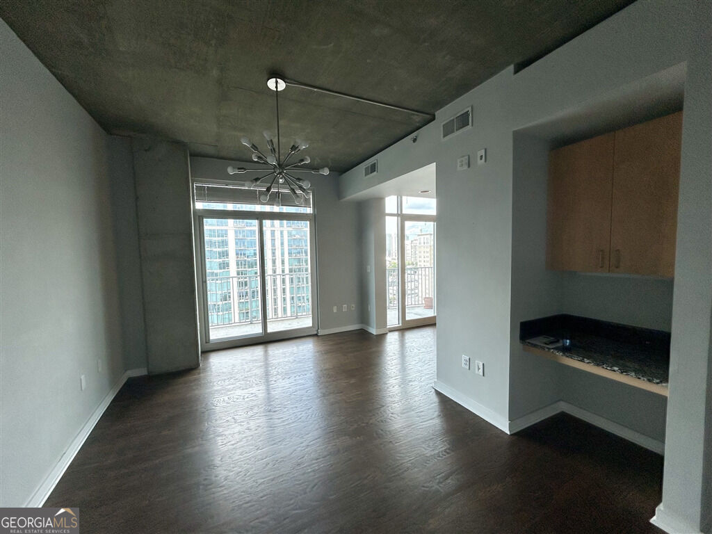 250 Pharr Road Ne Apt 1801 Property Photo 9