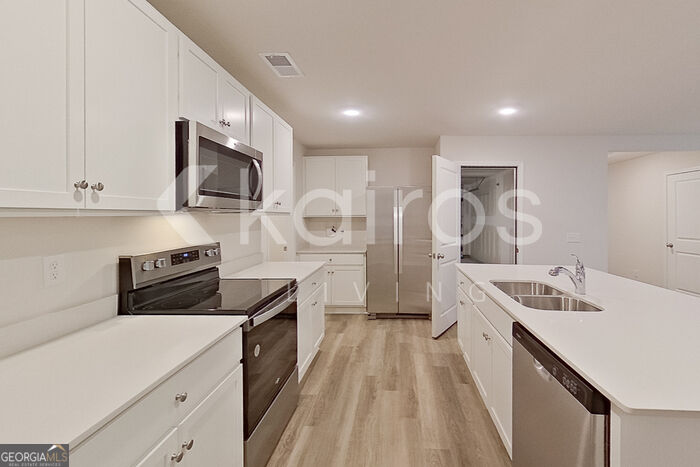 129 Inez Avenue Property Photo 5