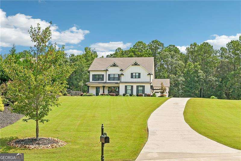 4060 Silverstone Drive Property Photo 3