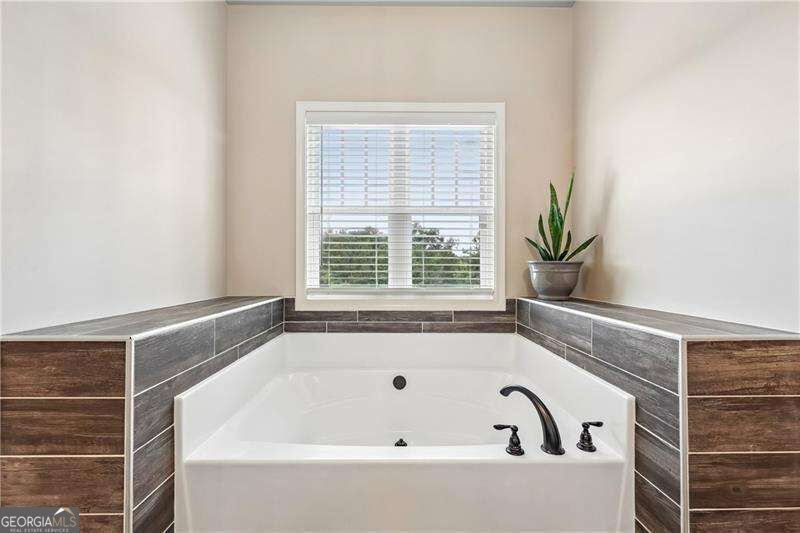 4060 Silverstone Drive Property Photo 32