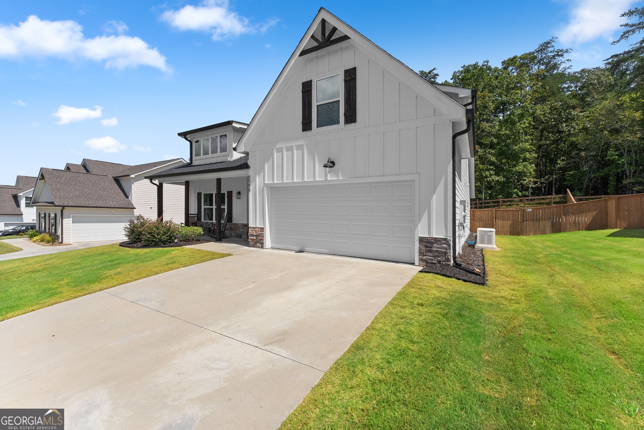 6588 River Station Drive Property Photo 4