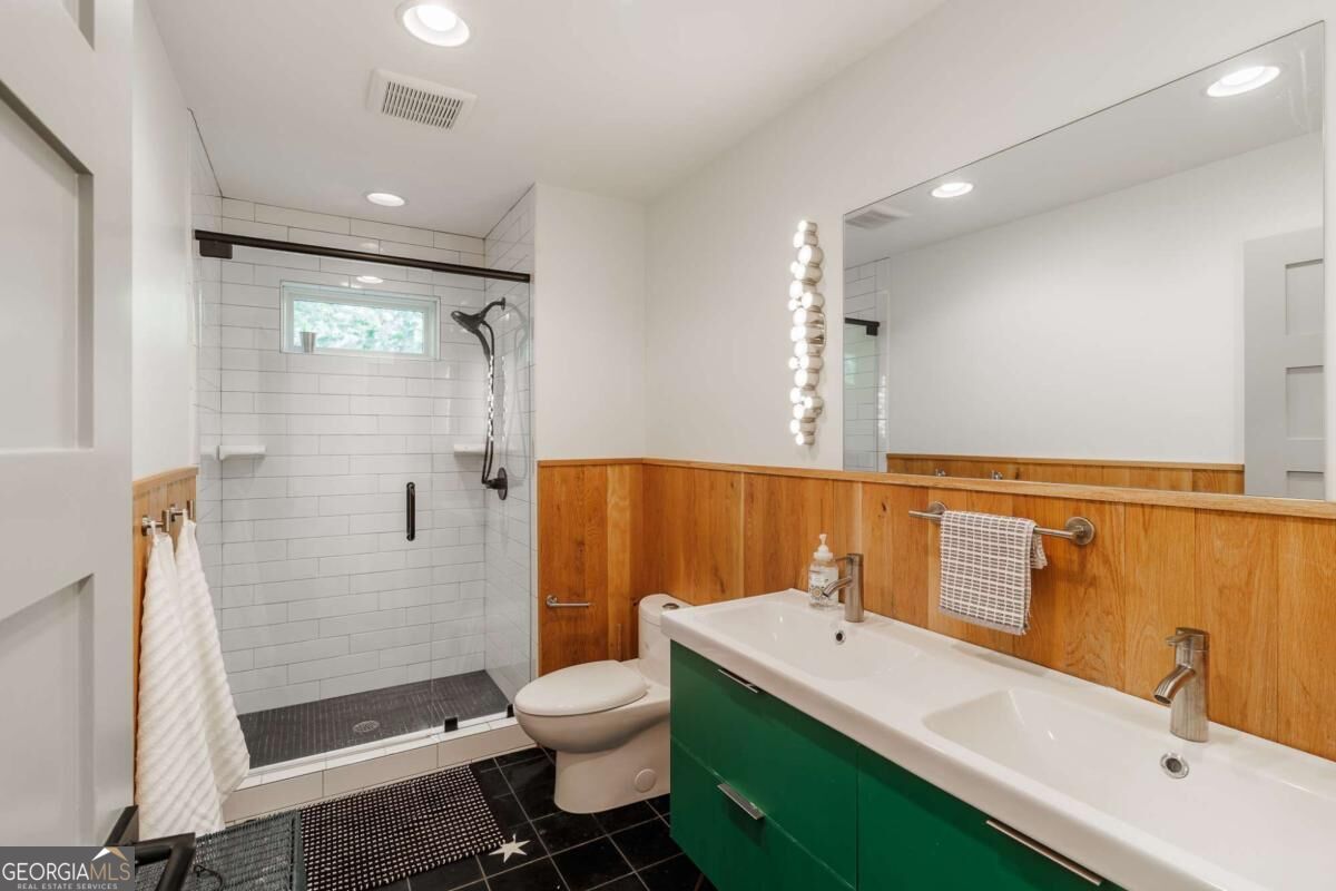 610 Holman Avenue Property Photo 36