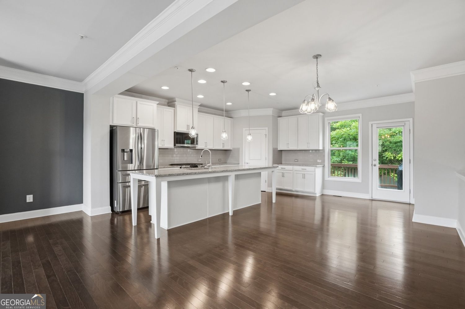 6428 Brookside Boulevard Se Property Photo 6