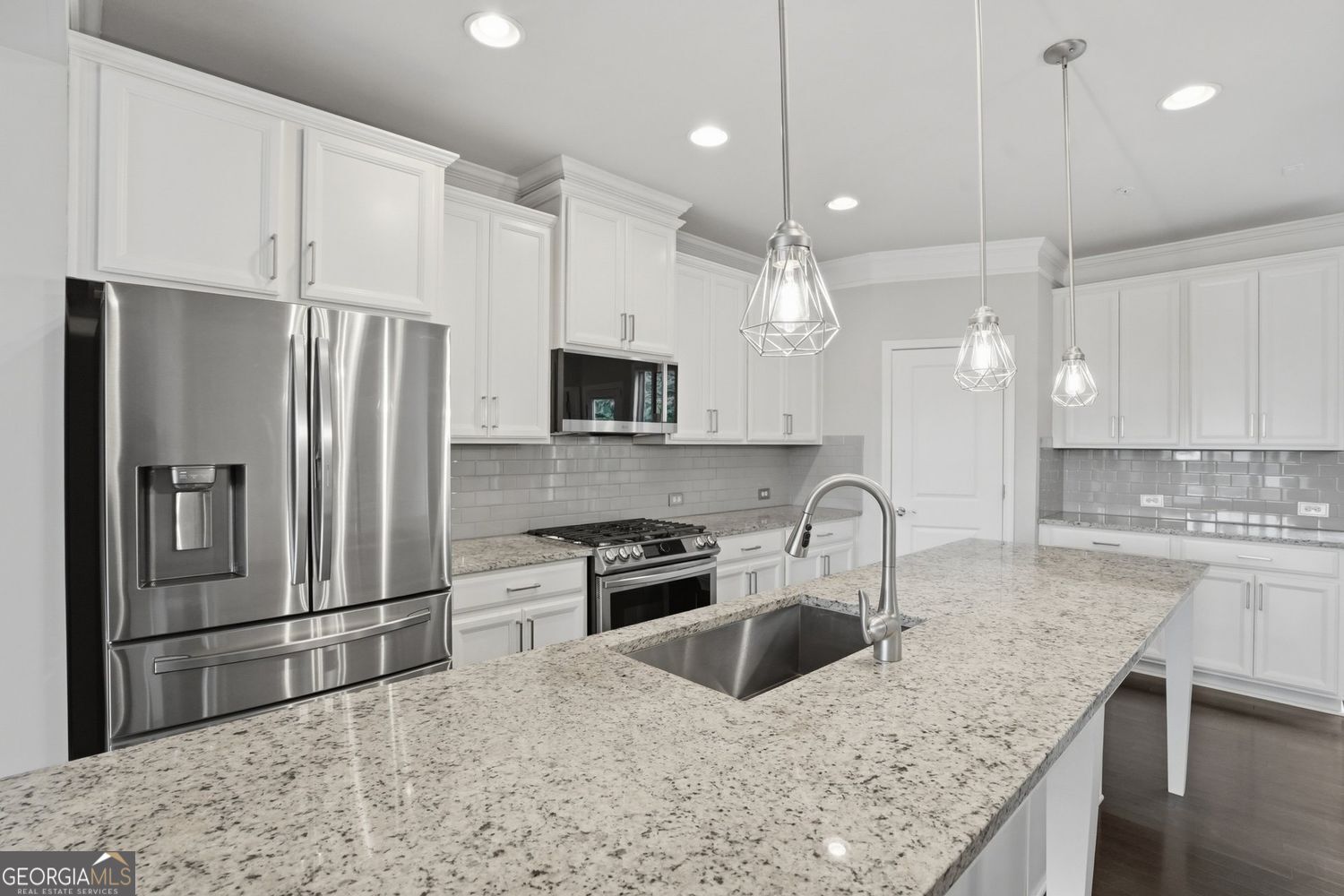 6428 Brookside Boulevard Se Property Photo 7