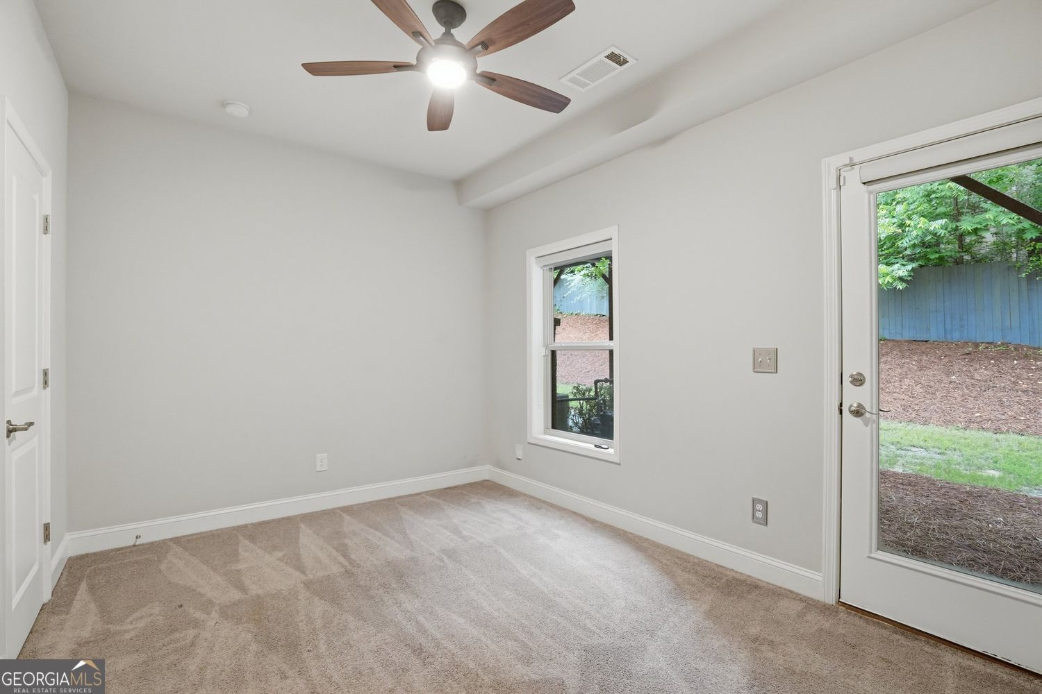 6428 Brookside Boulevard Se Property Photo 10