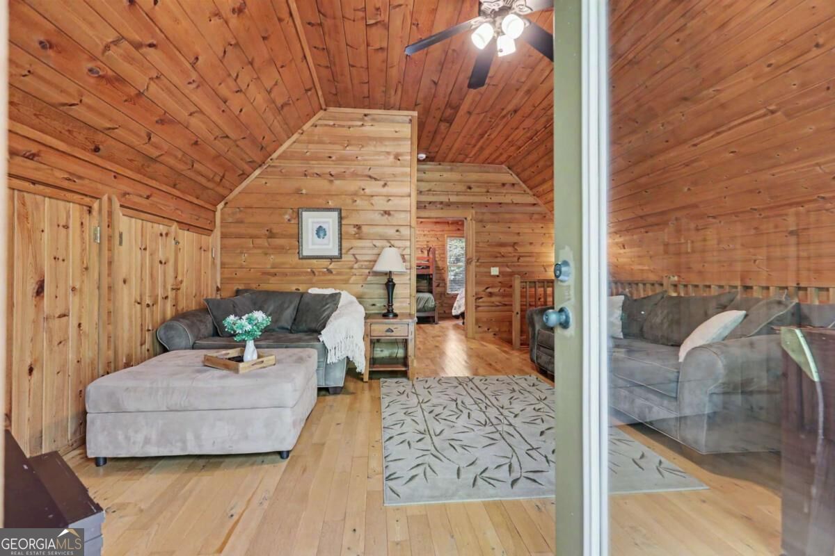 482 High Street Property Photo 25