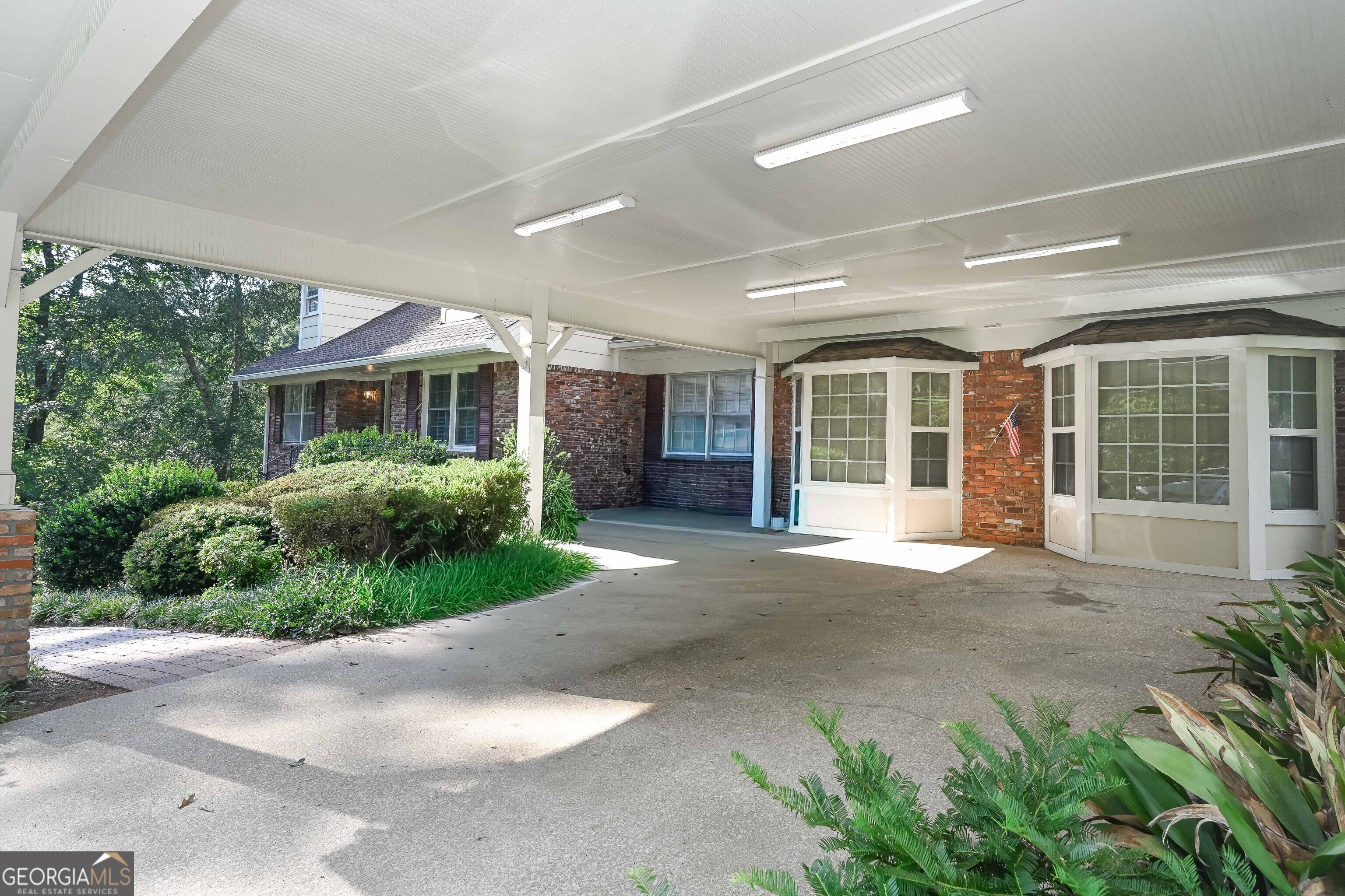 1830 Tara Circle Property Photo 3