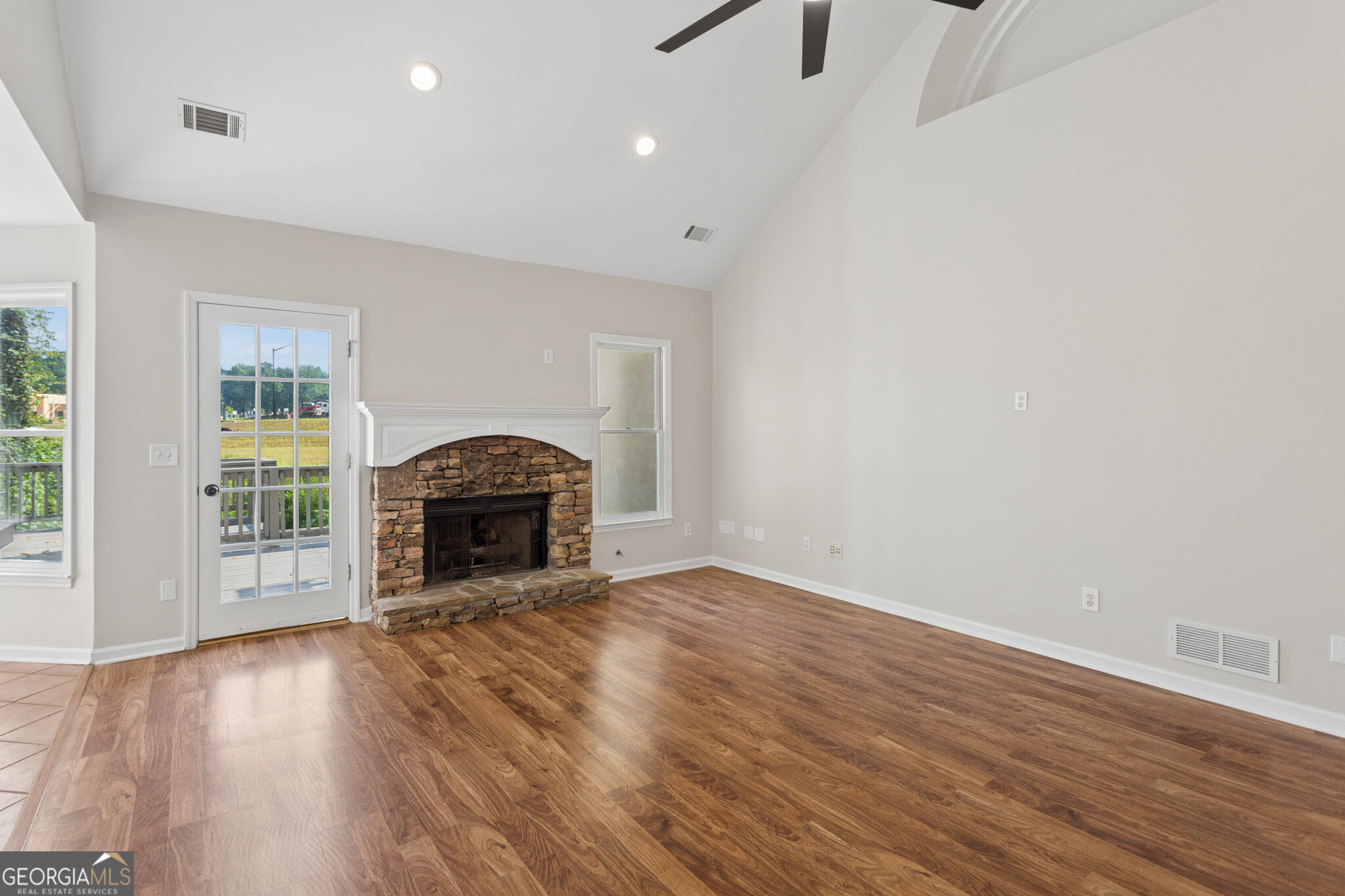 1433 Rosewood Creek Drive Property Photo 5