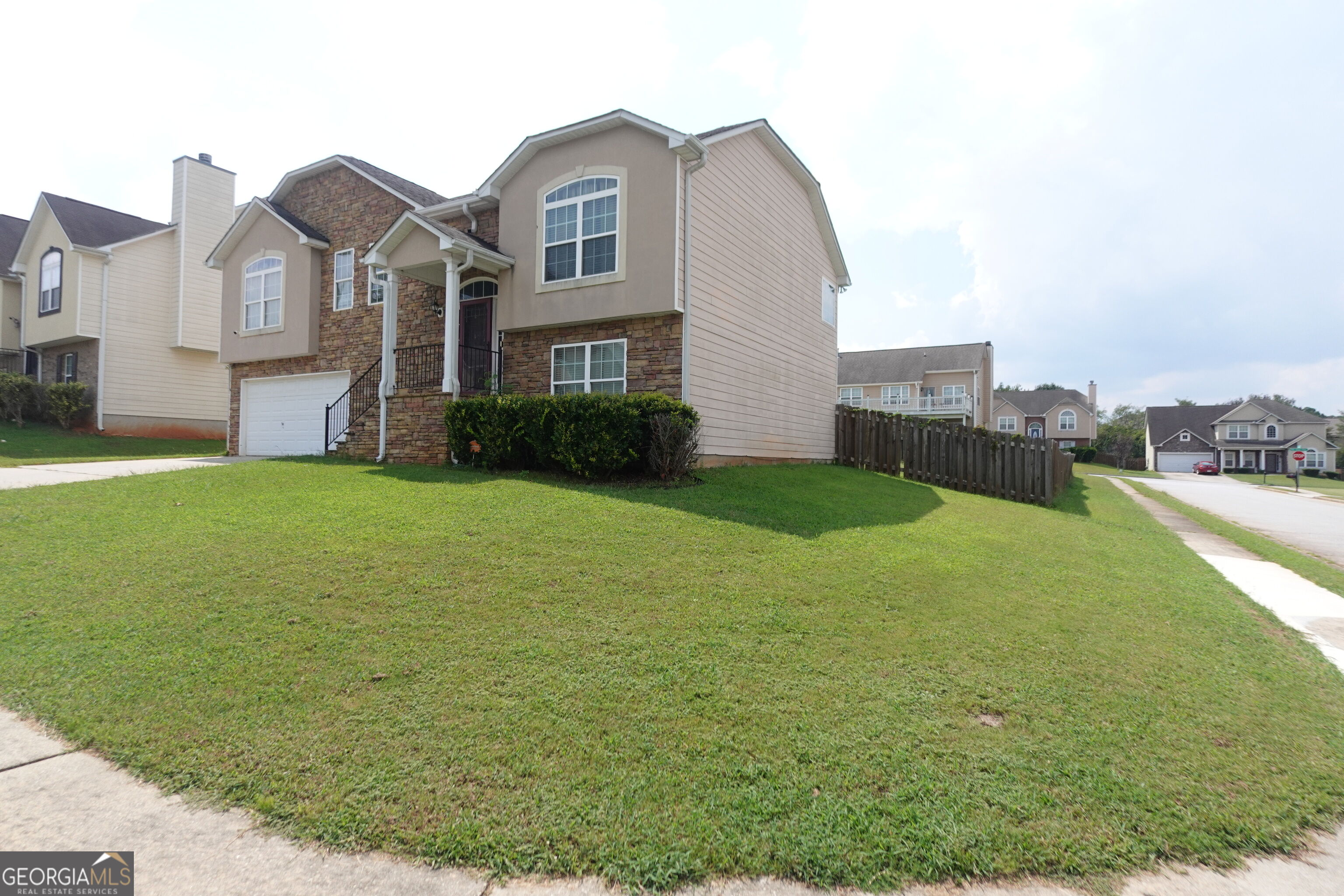 5943 Rex Ridge Court Property Photo 3