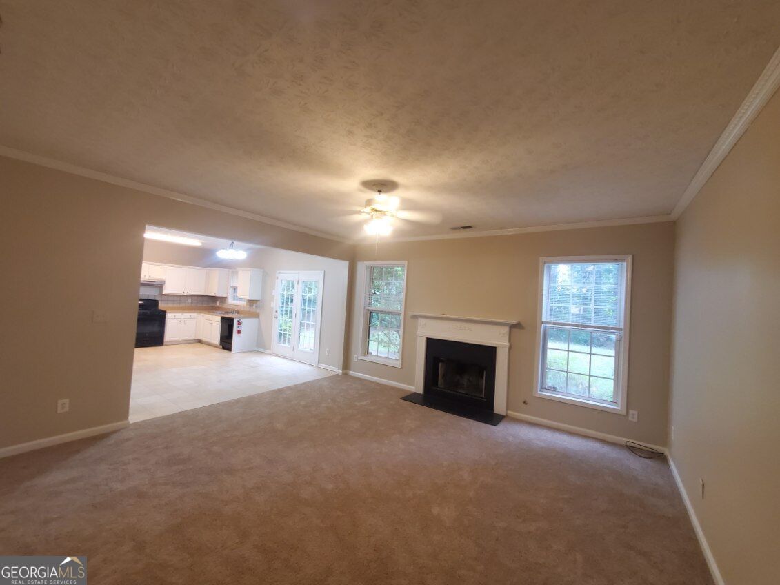 1031 Maple Leaf Drive Property Photo 4