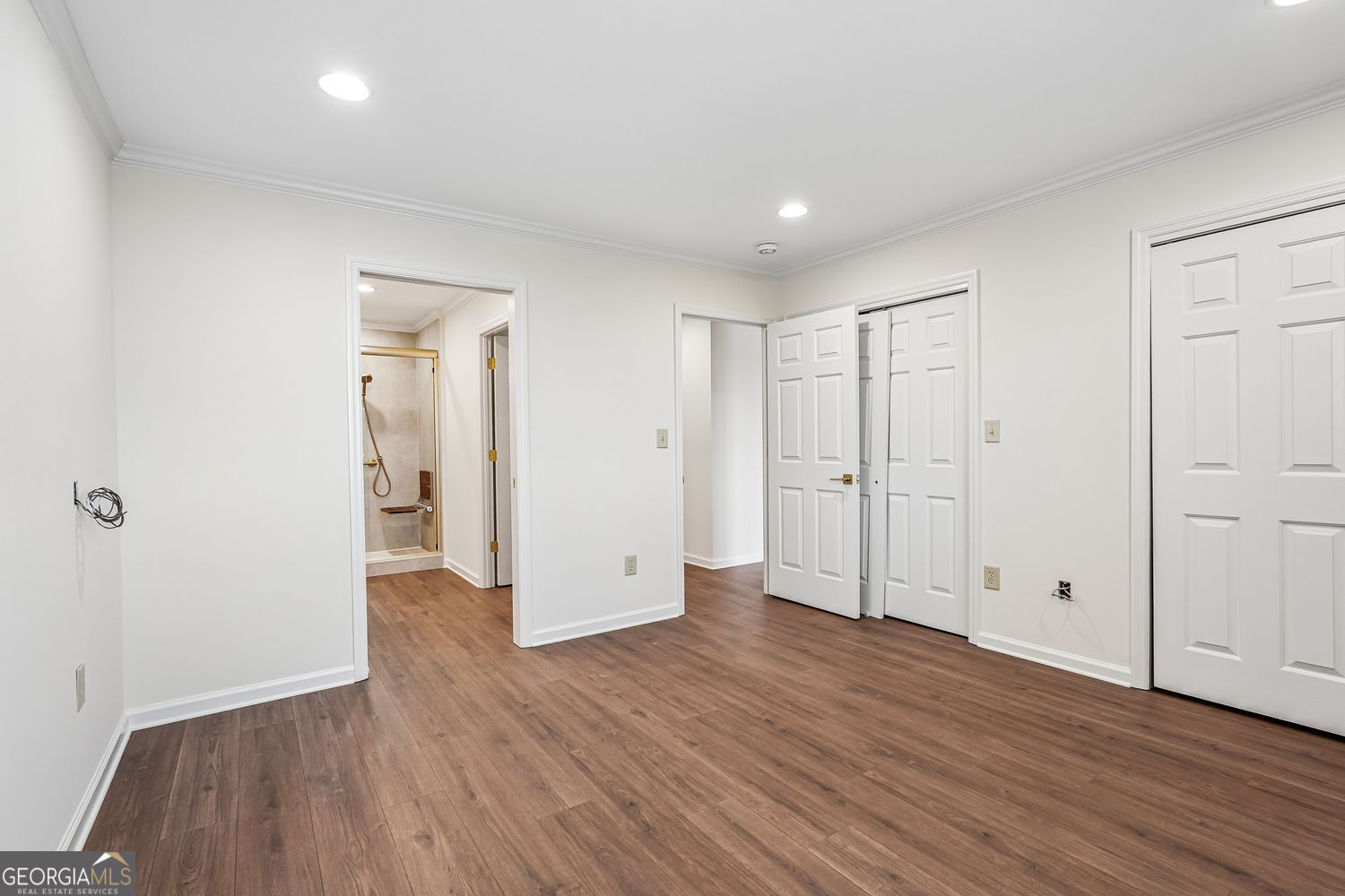 300 Johnson Ferry Rd Property Photo 12