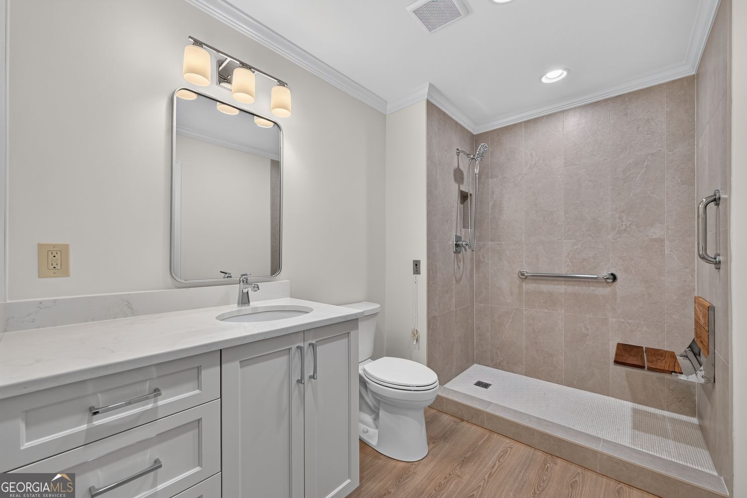 300 Johnson Ferry Rd Property Photo 12