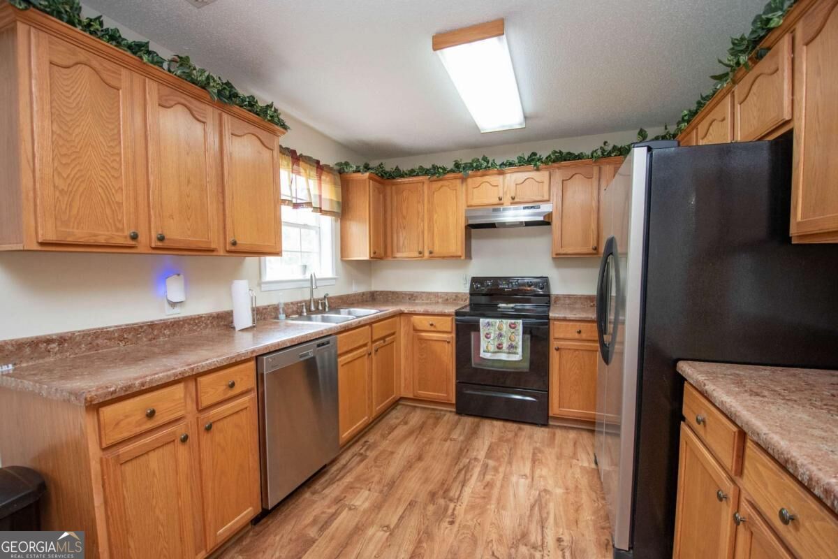 55 Woodrow Place Property Photo 11