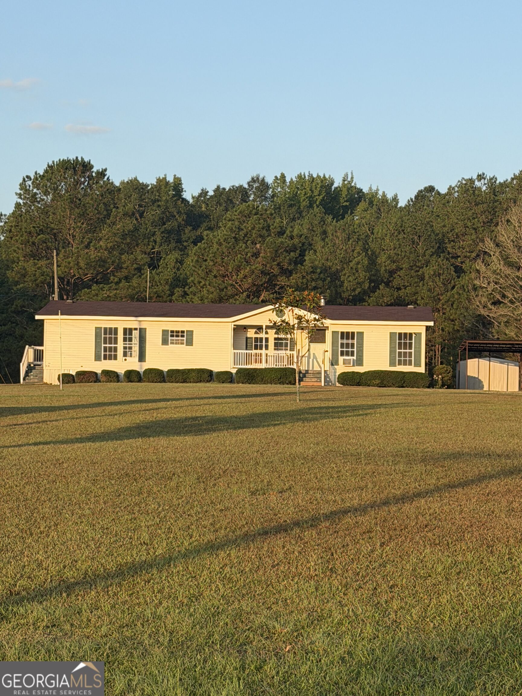 385 Dean Road Property Photo 2