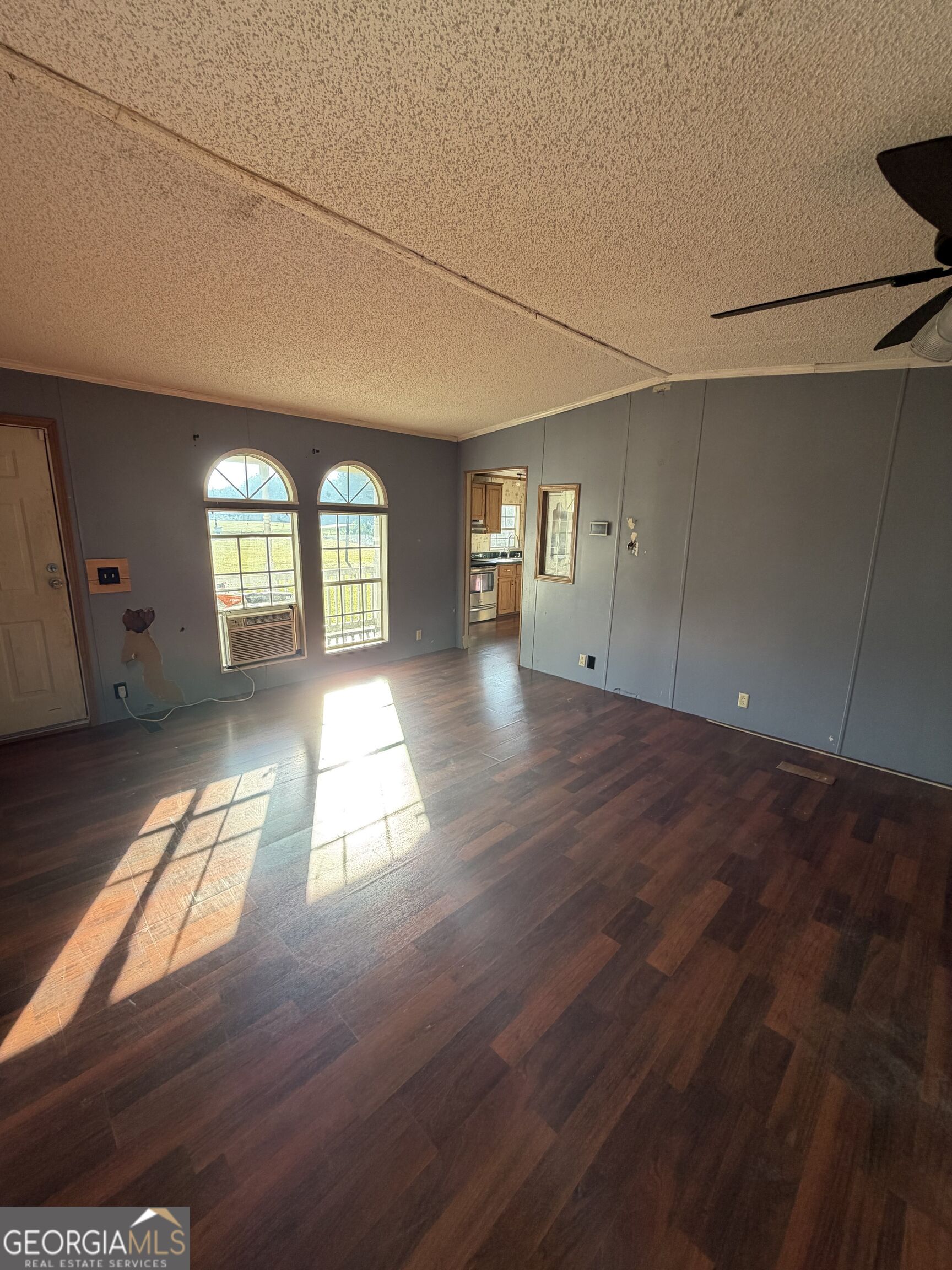 385 Dean Road Property Photo 4