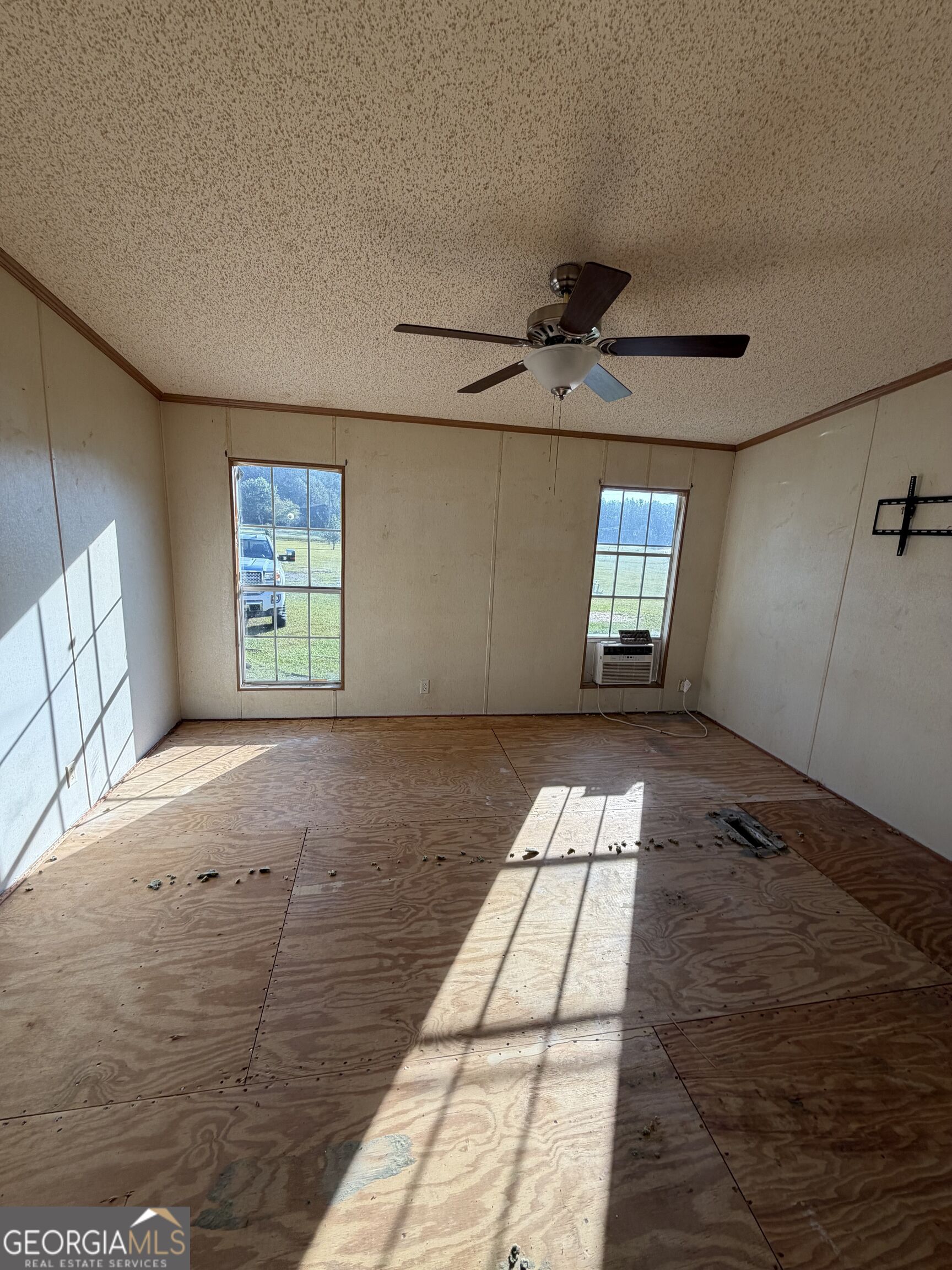 385 Dean Road Property Photo 9