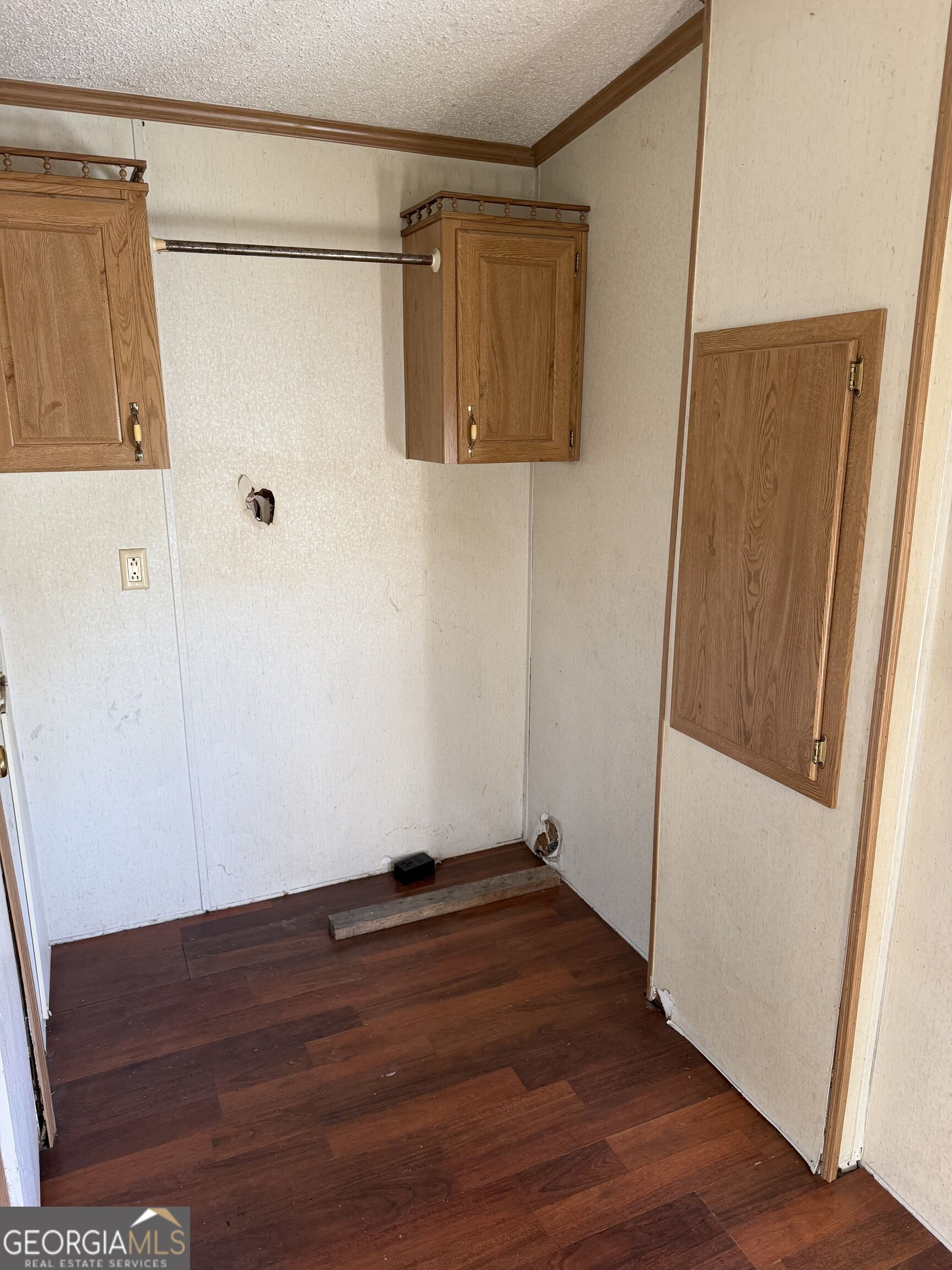 385 Dean Road Property Photo 13