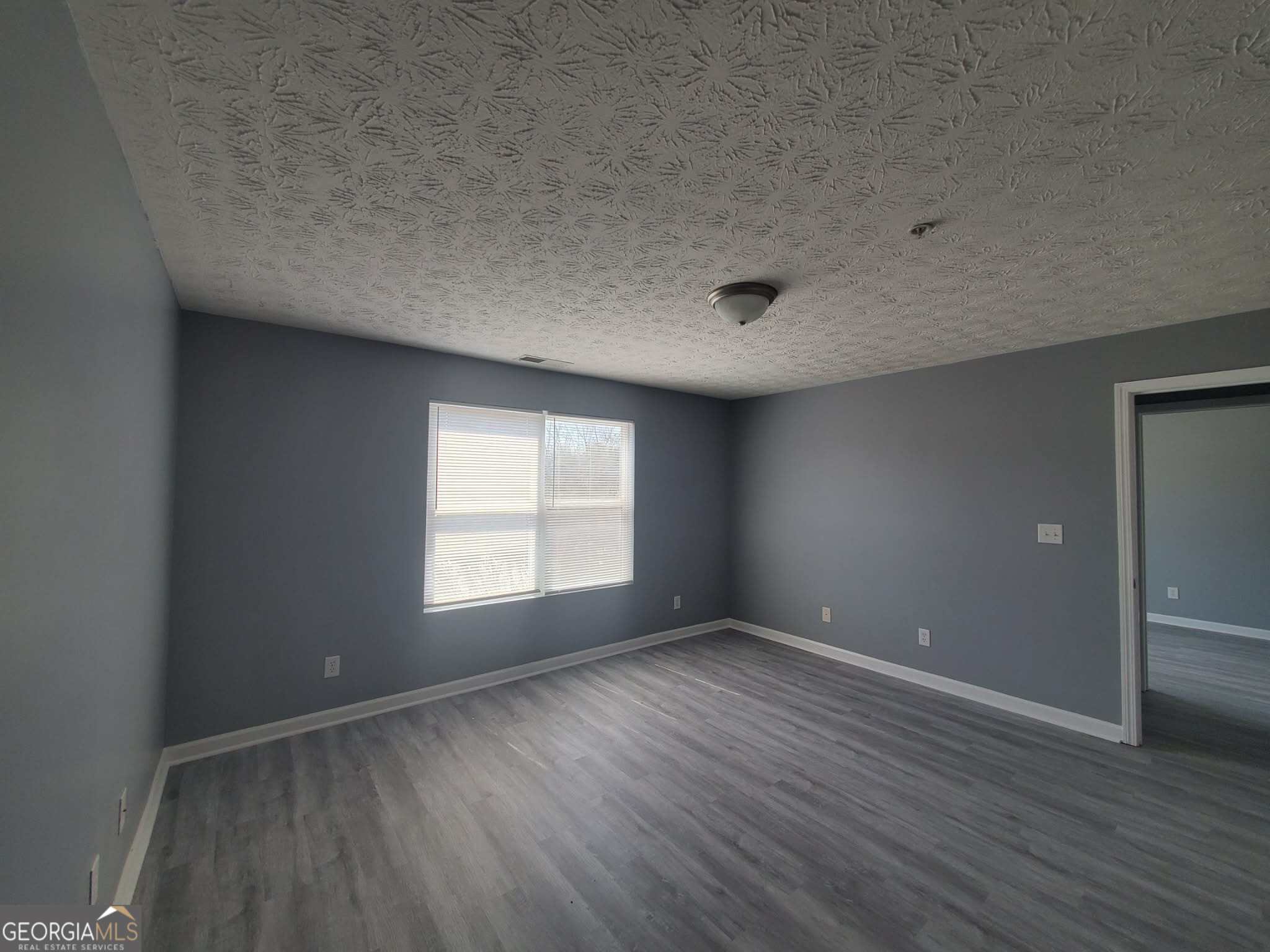 17301 Waldrop Cove Property Photo 2