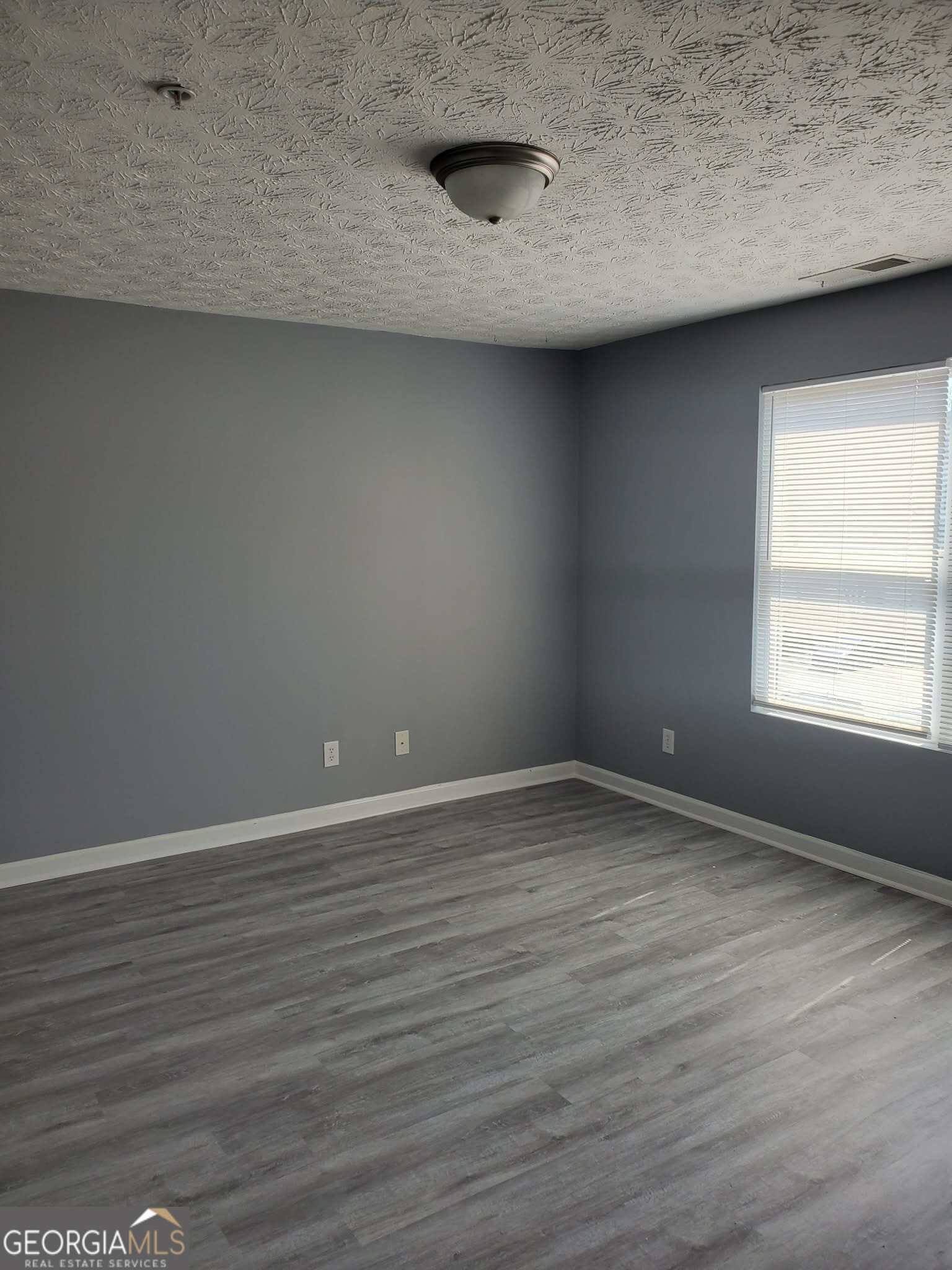 17301 Waldrop Cove Property Photo 8