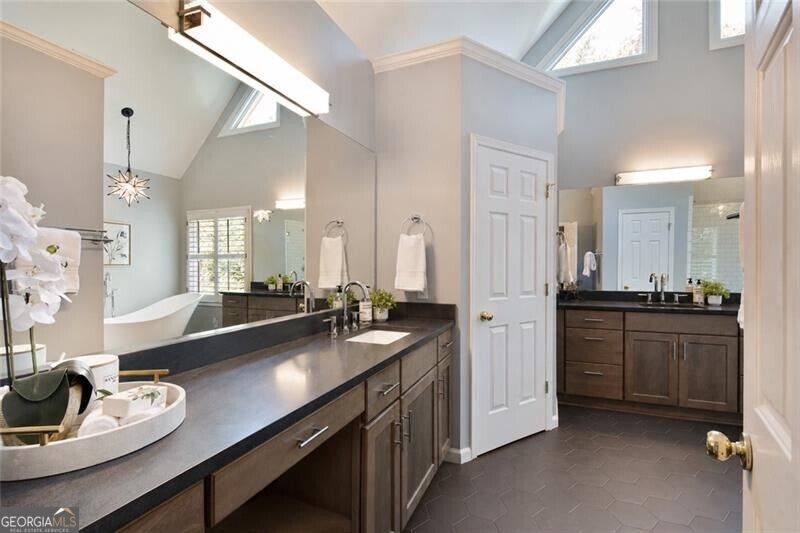 1175 Jennifer Oaks Drive Property Photo 36