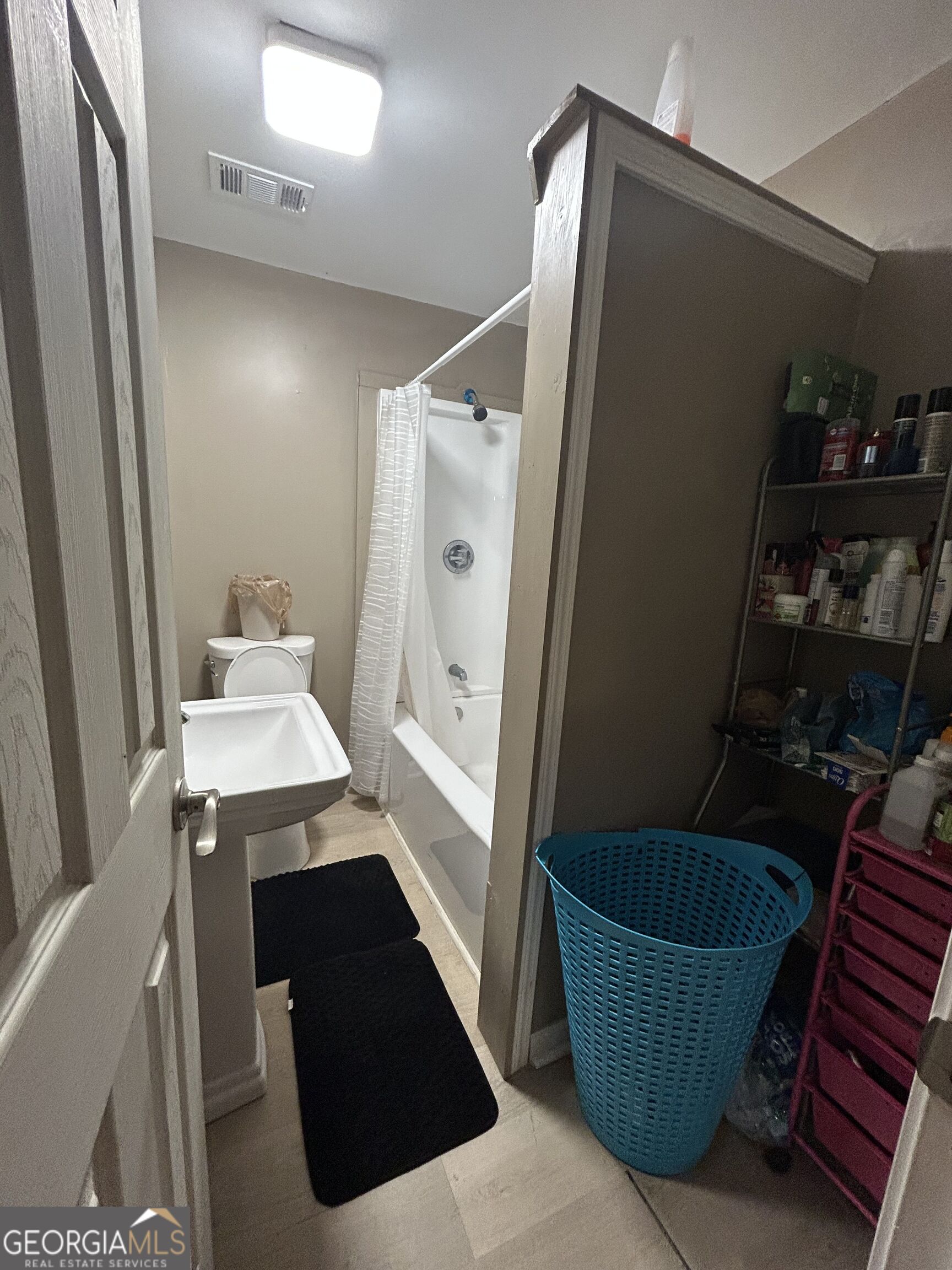 1123 Scotland Avenue Property Photo 3