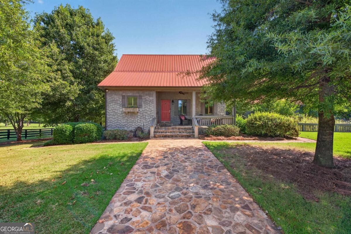 5231 Sandy Creek Road Property Photo 1