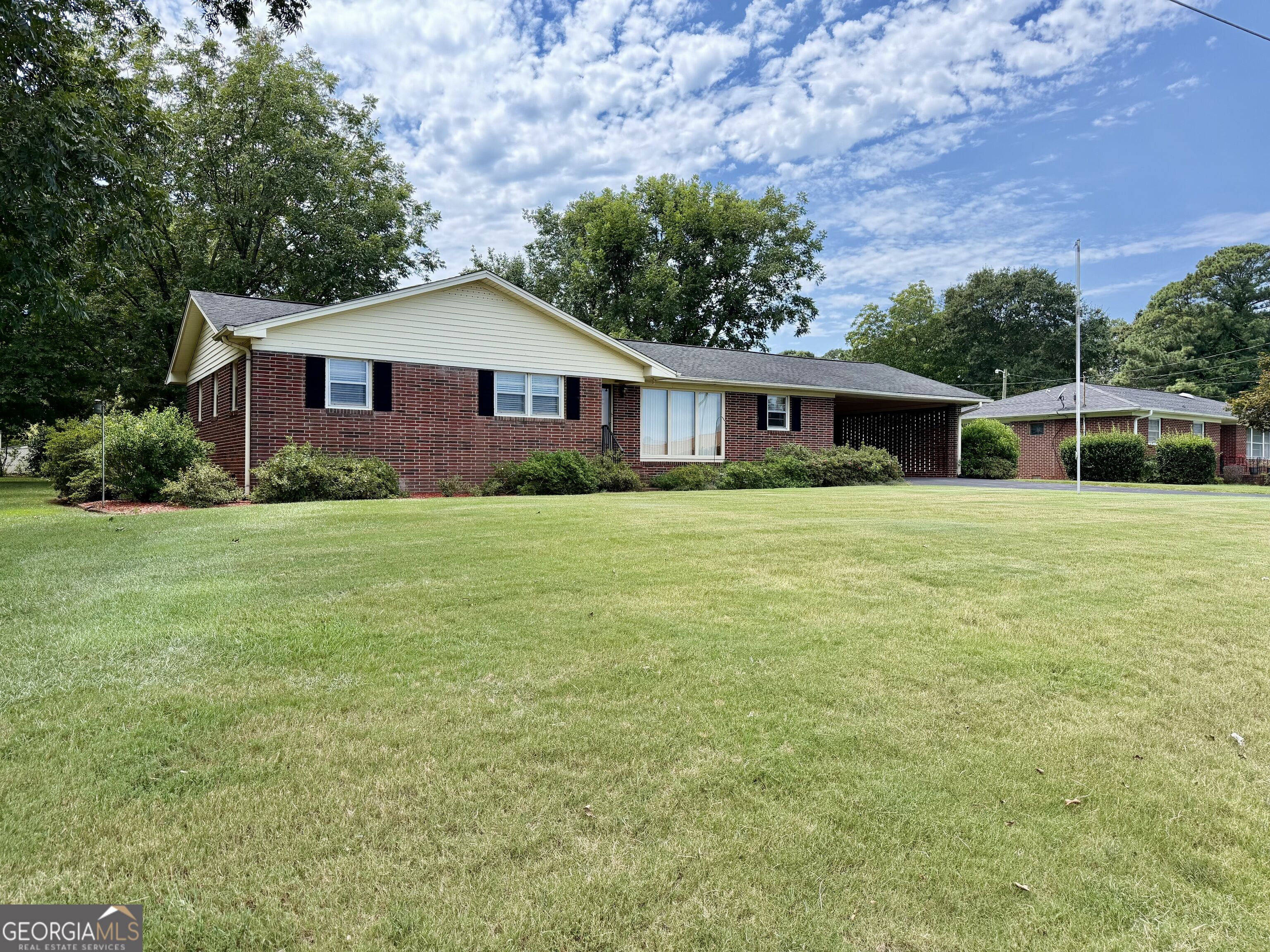 95 Race Street Property Photo 4