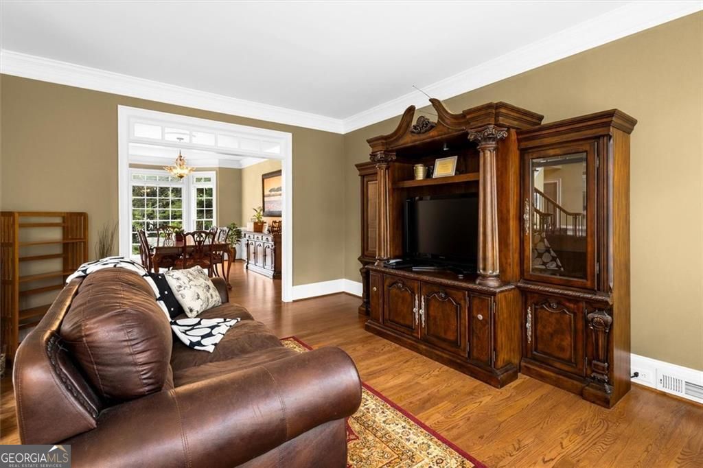 210 York Town Circle Property Photo 6