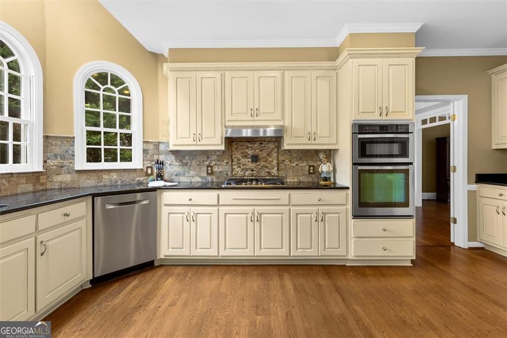 210 York Town Circle Property Photo 15