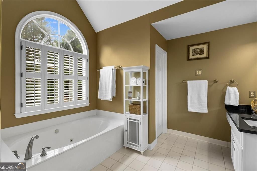 210 York Town Circle Property Photo 39