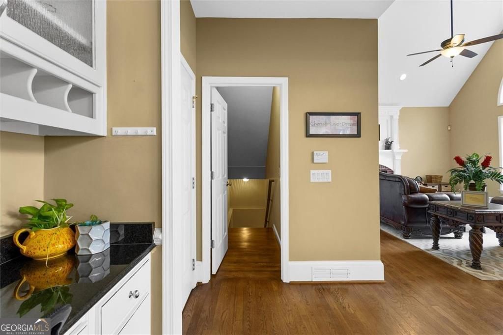 210 York Town Circle Property Photo 55