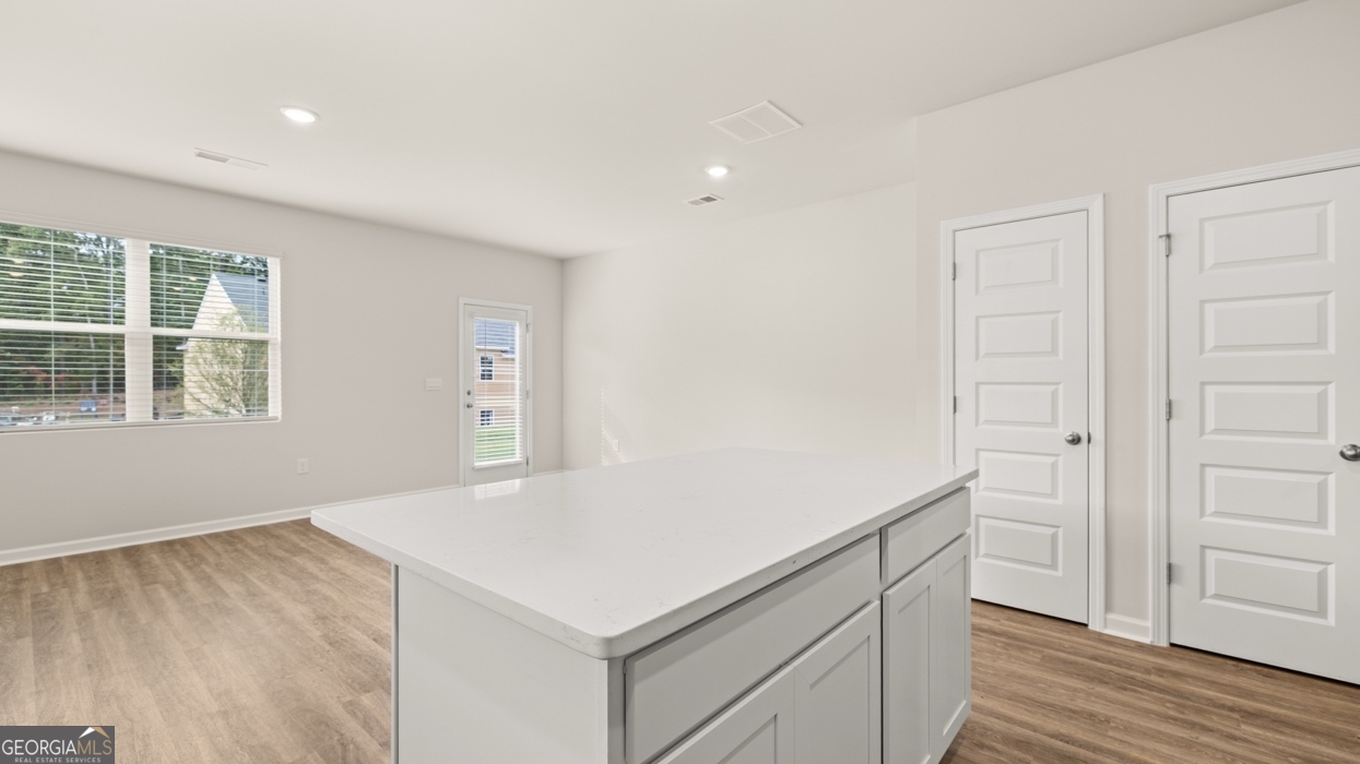 2233 Windward Road Property Photo 10