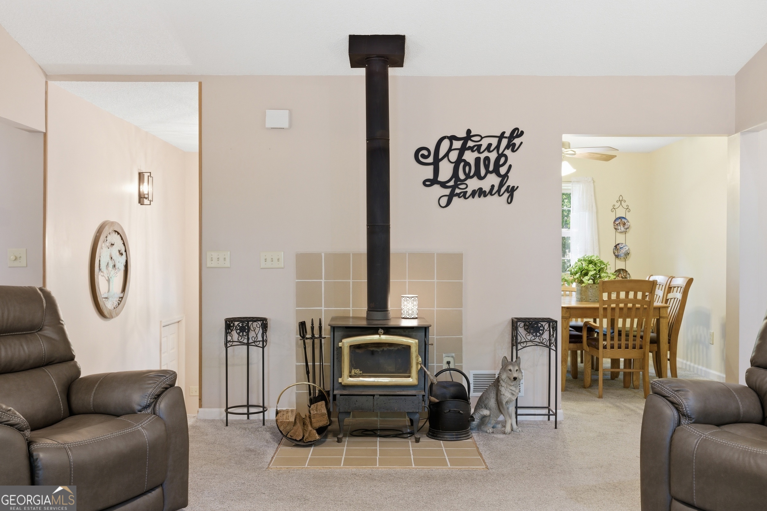 325 Springwood Drive Property Photo 8