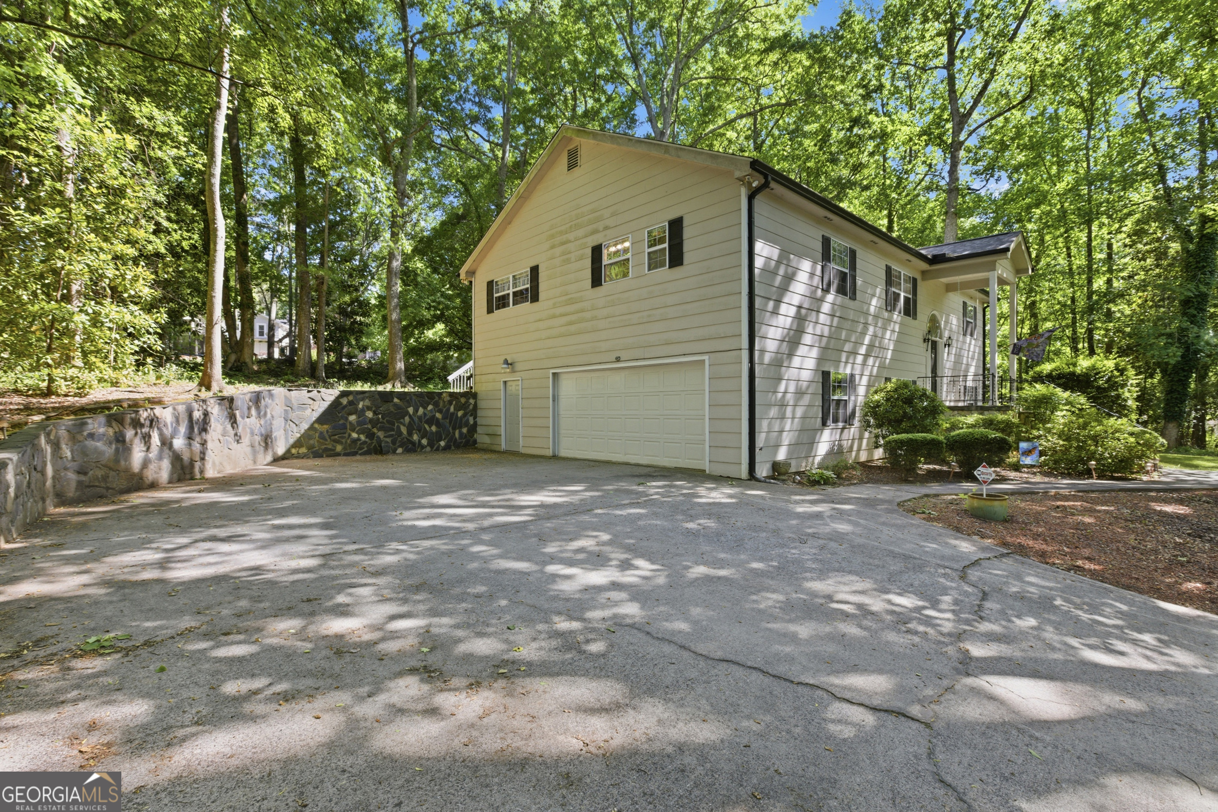 325 Springwood Drive Property Photo 43