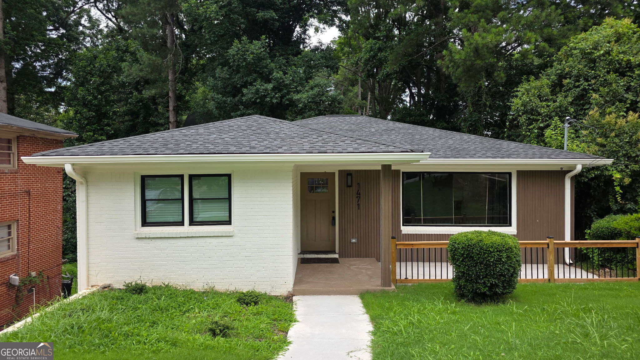 1471 Eason Property Photo 1