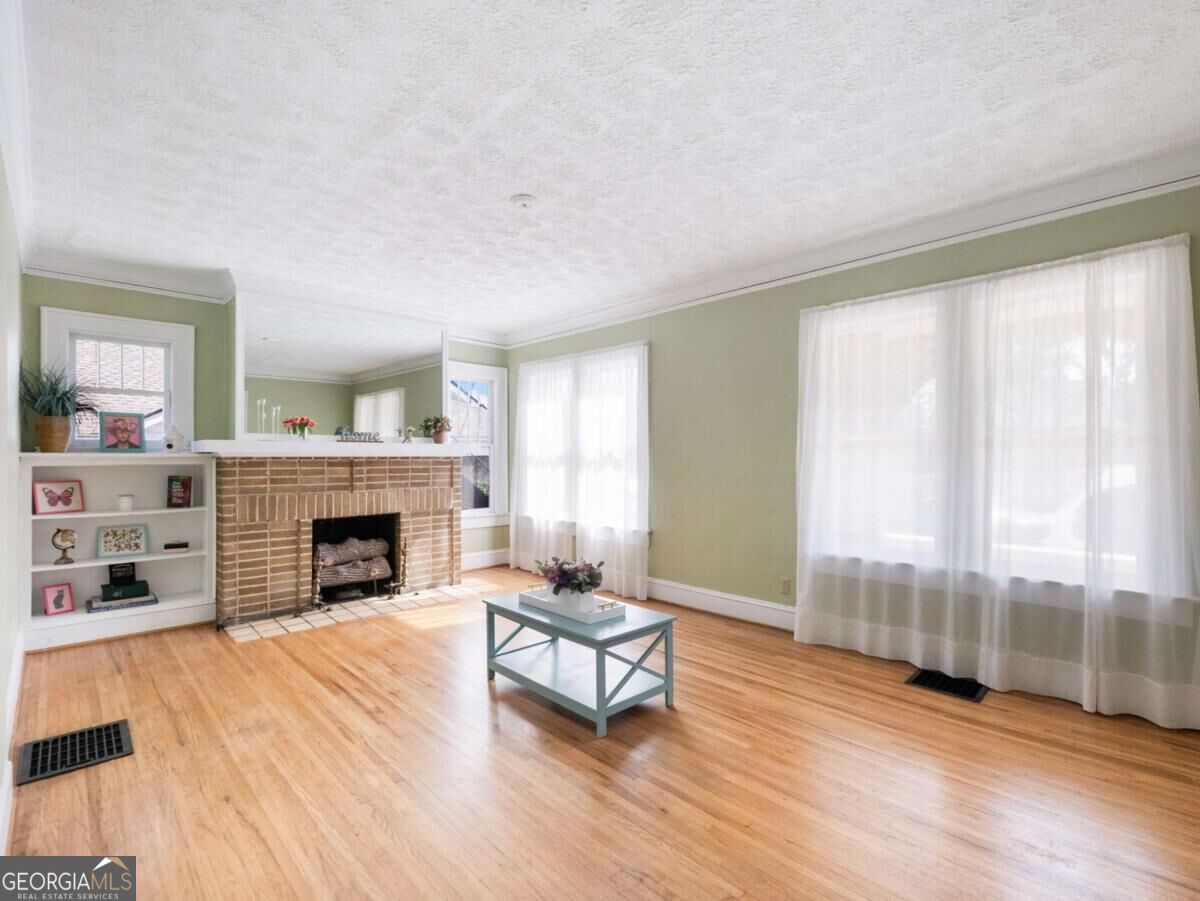 1391 Jefferson Avenue Property Photo 5
