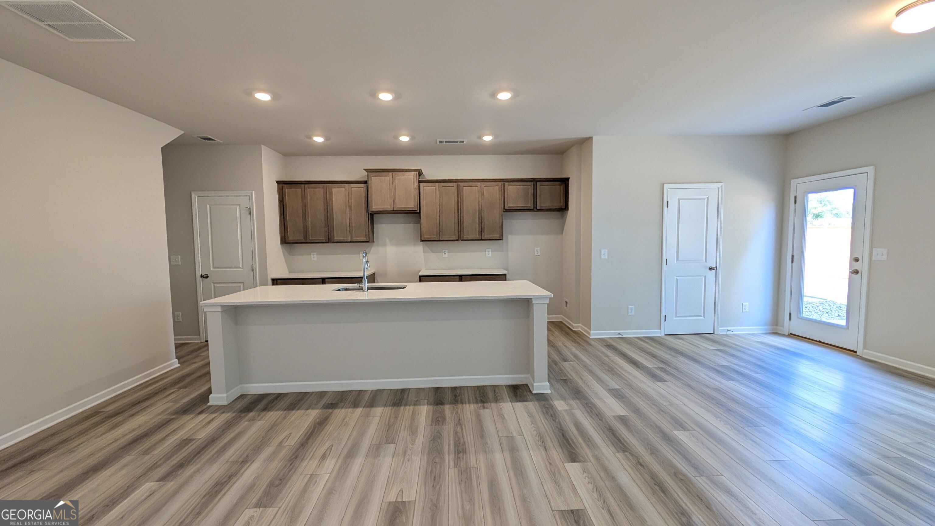 521 Hayes Lane Property Photo 8