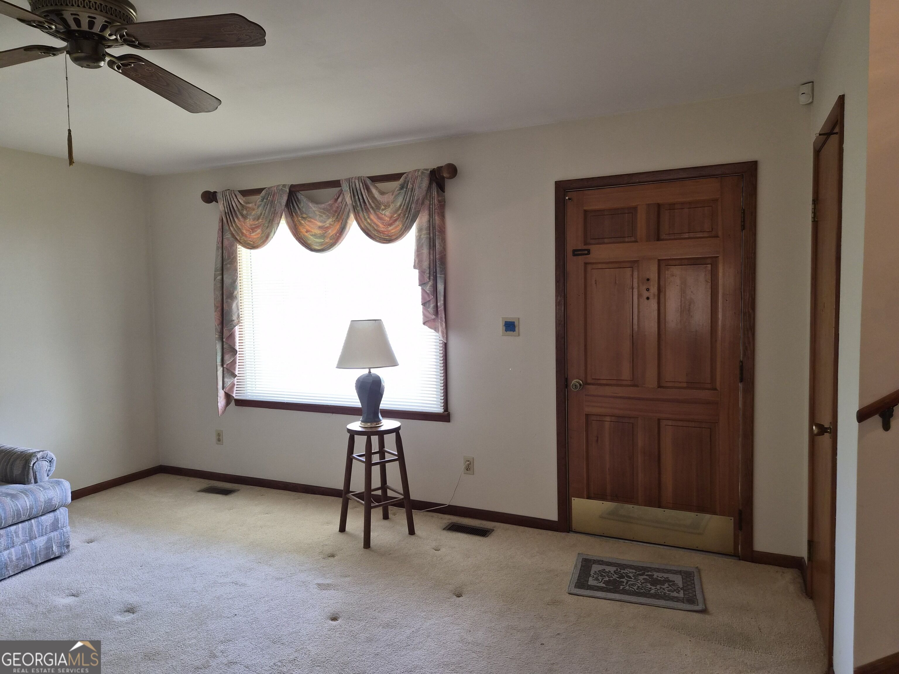 209 Self Street Property Photo 8
