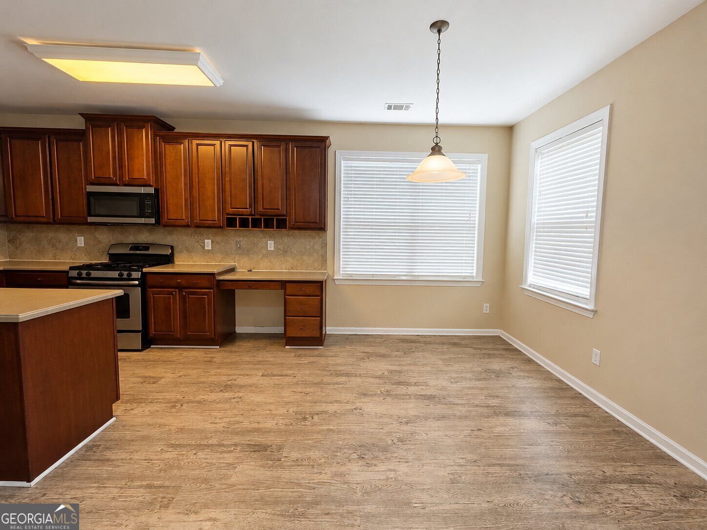 562 Preserve Park Drive Property Photo 8