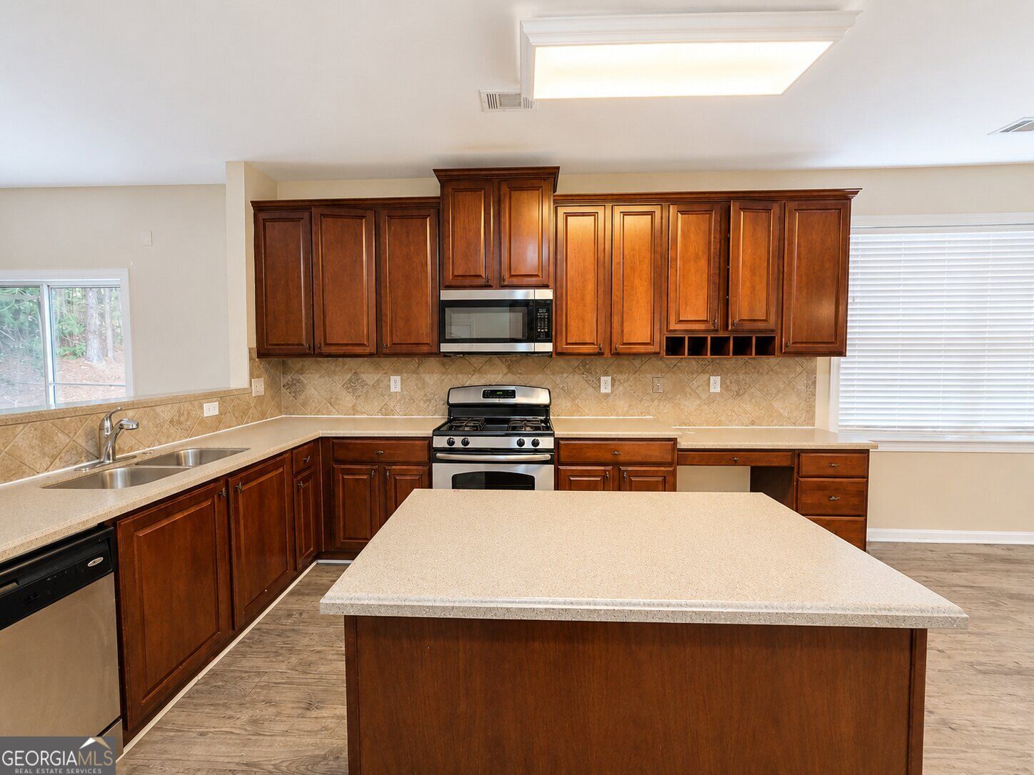 562 Preserve Park Drive Property Photo 9